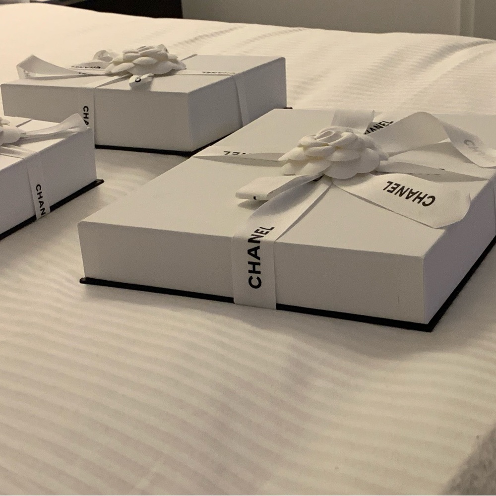 Brand new Authentic Rare from Paris Chanel White Gift Box with Ribbon,camellia. - Picture 10 of 13